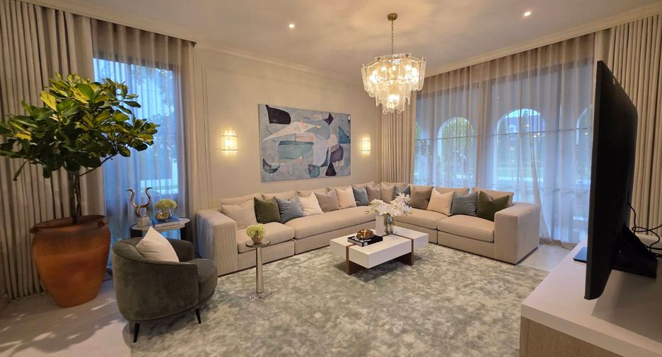 For sale 4 bedrooms house in Bang Kapi, Bangkok