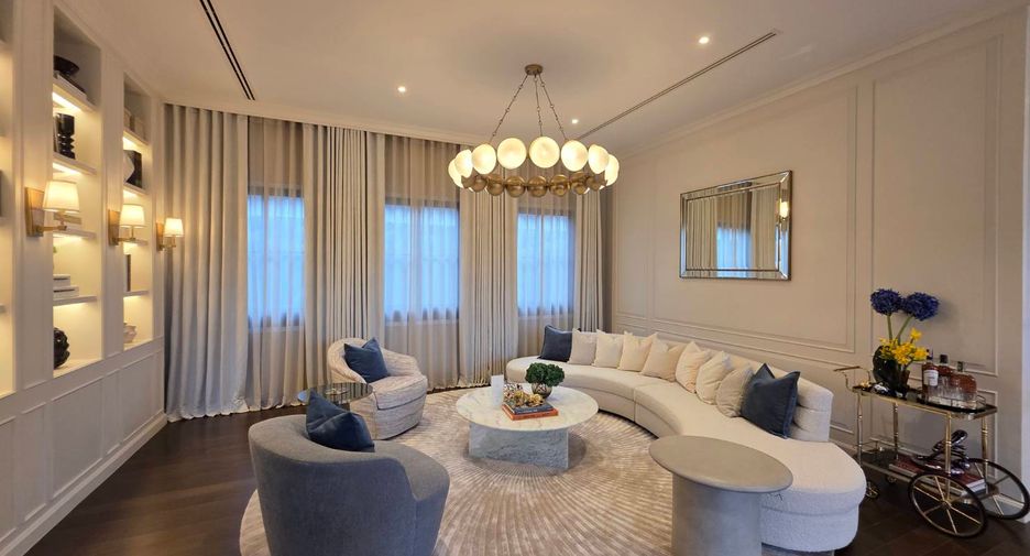 For sale 4 bedrooms house in Bang Kapi, Bangkok