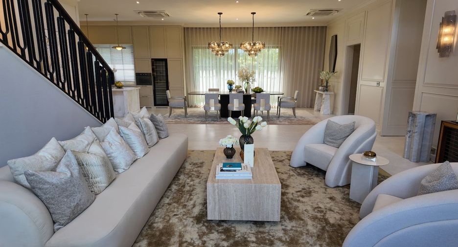For sale 4 bedrooms house in Bang Kapi, Bangkok