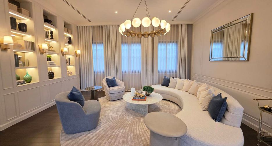 For sale 4 bedrooms house in Bang Kapi, Bangkok