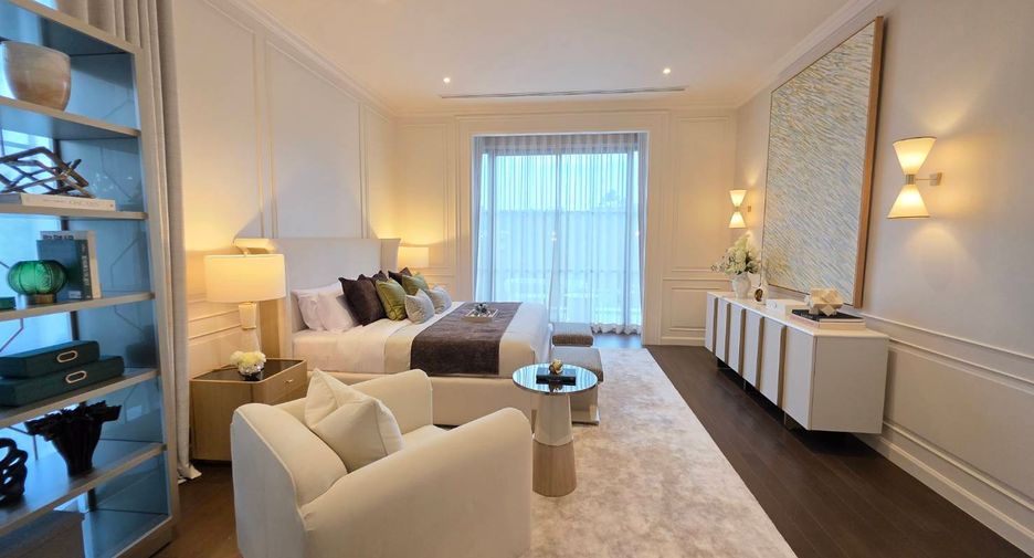 For sale 4 bedrooms house in Bang Kapi, Bangkok