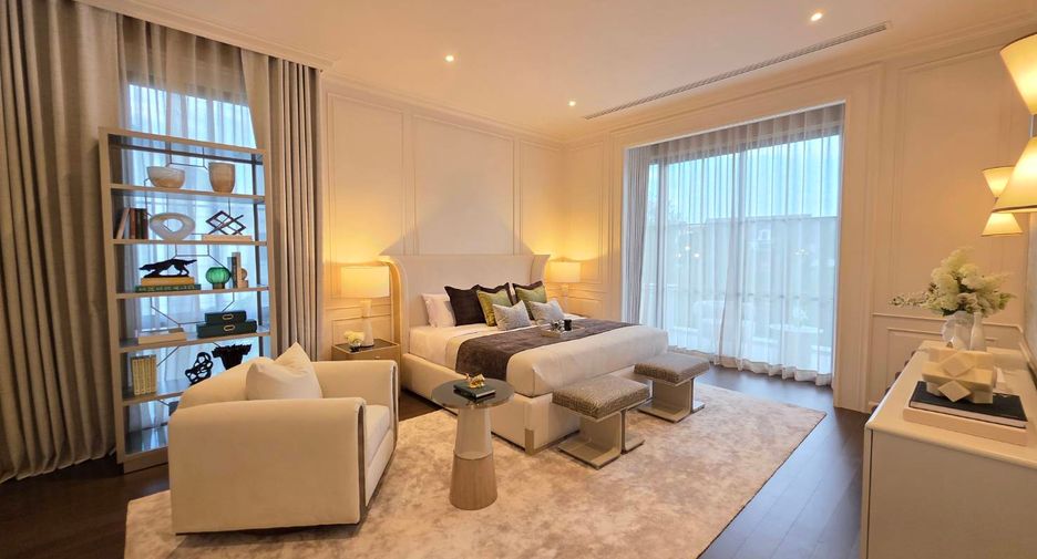 For sale 4 bedrooms house in Bang Kapi, Bangkok