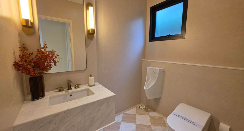 For sale 5 bedrooms condo in Bang Kapi, Bangkok