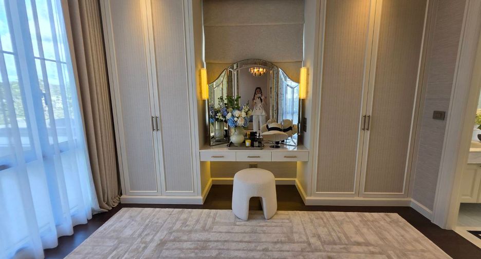 For sale 5 bedrooms condo in Bang Kapi, Bangkok