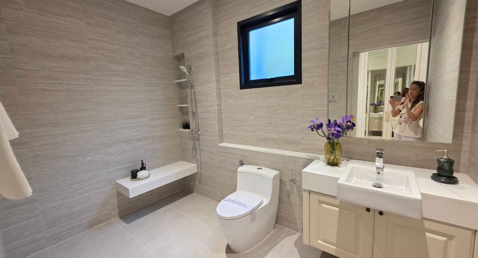 For sale 5 bedrooms condo in Bang Kapi, Bangkok