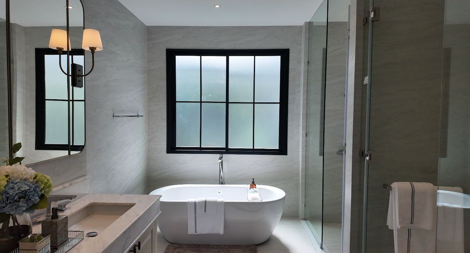 For sale 5 bedrooms condo in Bang Kapi, Bangkok