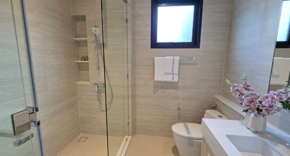 For sale 5 bedrooms condo in Bang Kapi, Bangkok