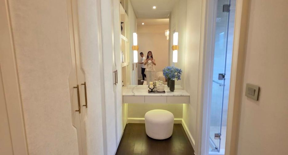 For sale 5 bedrooms condo in Bang Kapi, Bangkok