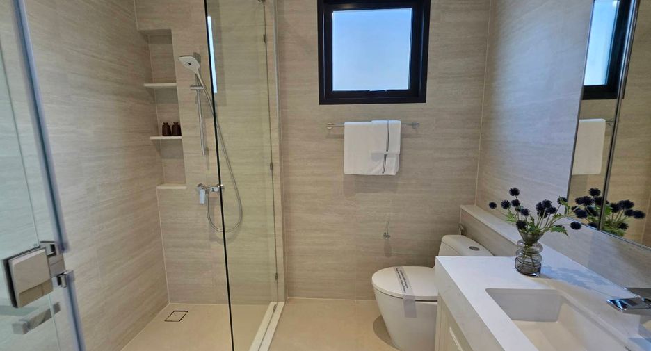 For sale 5 bedrooms condo in Bang Kapi, Bangkok