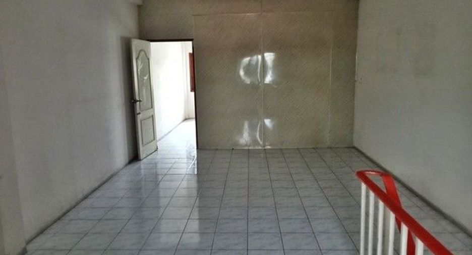 Gewerbefläche zum Kauf mit 1 Zimmer in Khok Samrong, Lopburi