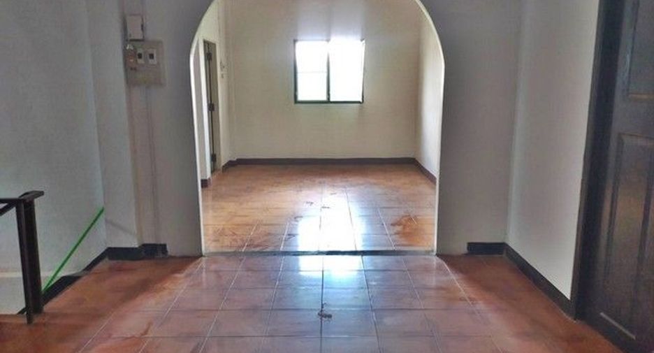 For sale 1 bed retail Space in Phibun Mangsahan, Ubon Ratchathani