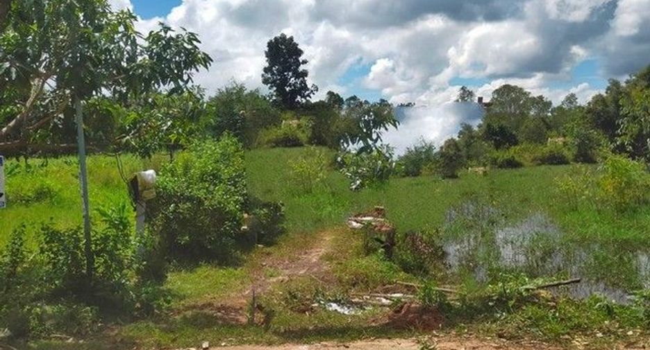Terreno en venta en At Samat, Roi Et