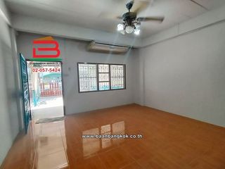 Reihenhaus zur Miete mit 3 Zimmer in Sai Mai, Bangkok