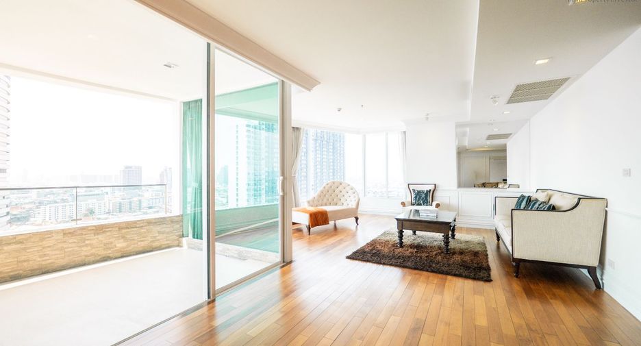 For sale 3 bedrooms condo in Dusit, Bangkok