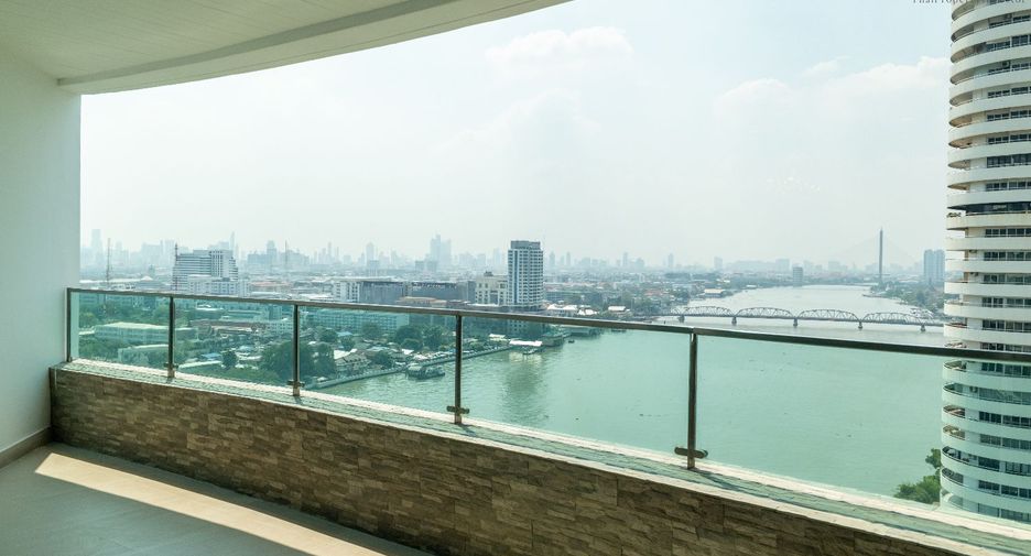 For sale 3 bedrooms condo in Dusit, Bangkok