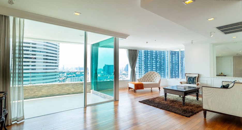For sale 3 bedrooms condo in Dusit, Bangkok