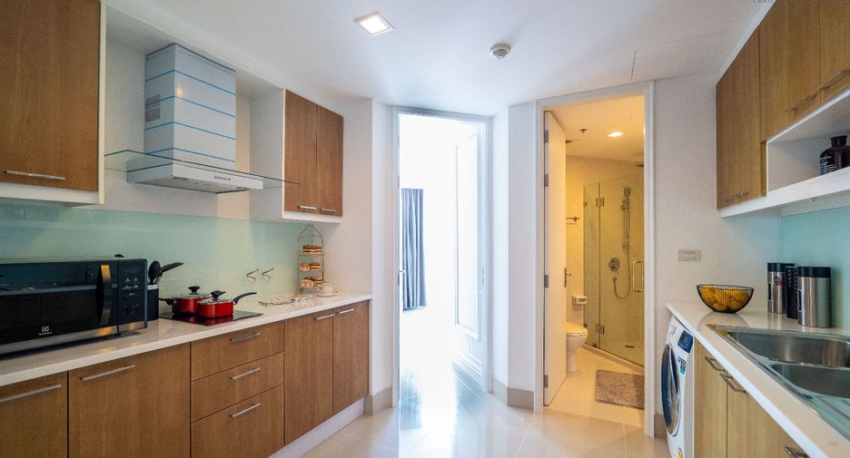 For sale 3 bedrooms condo in Dusit, Bangkok