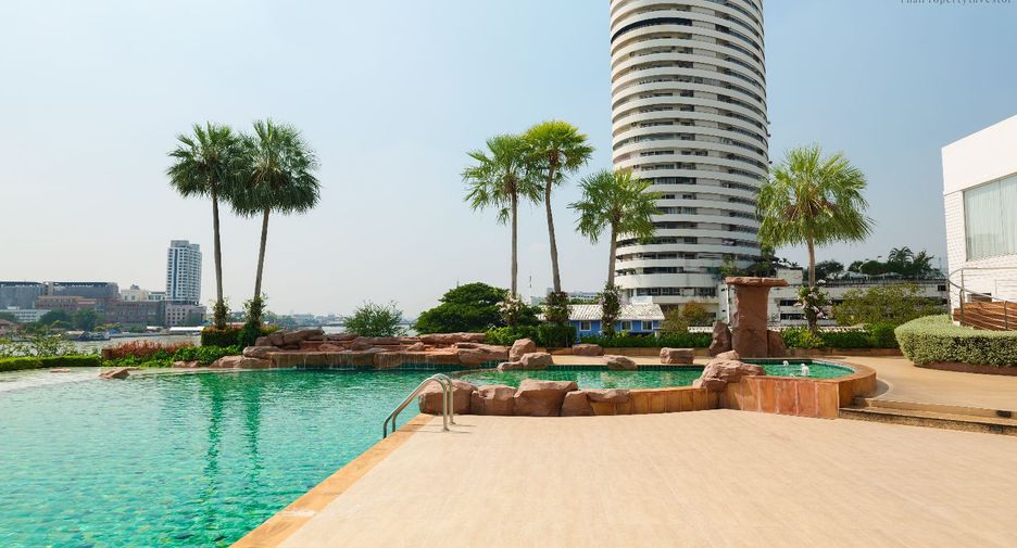 For sale 3 bedrooms condo in Dusit, Bangkok