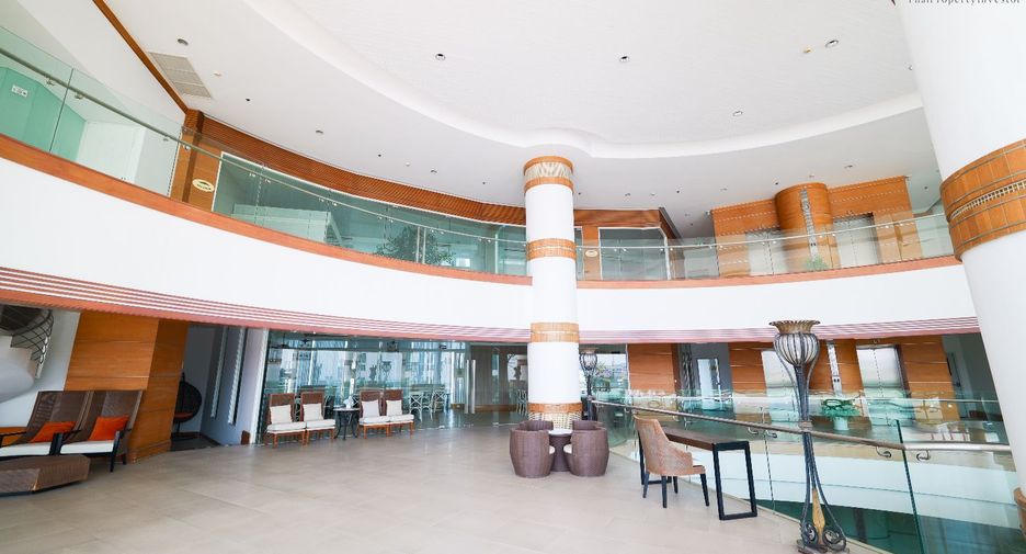 For sale 3 bedrooms condo in Dusit, Bangkok