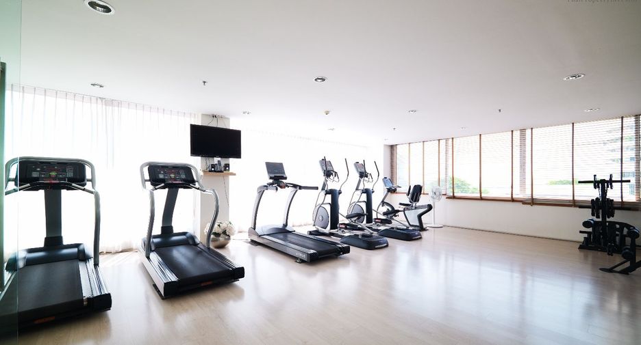 For sale 3 bedrooms condo in Dusit, Bangkok