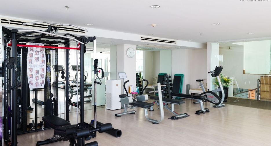 For sale 3 bedrooms condo in Dusit, Bangkok