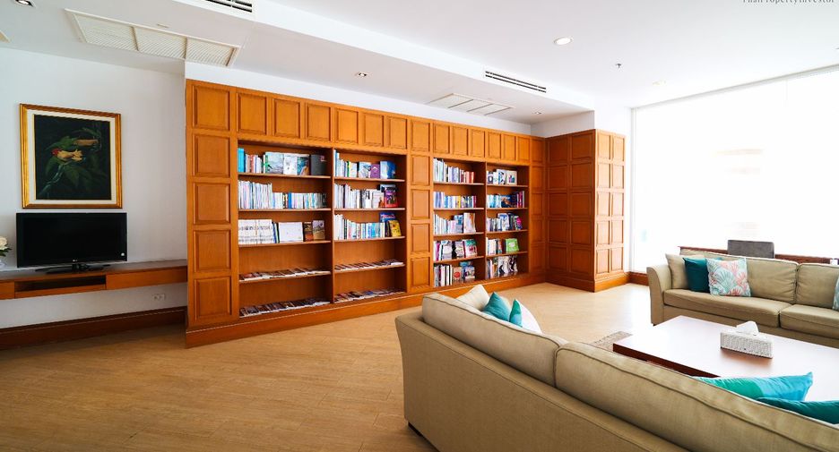 For sale 3 bedrooms condo in Dusit, Bangkok