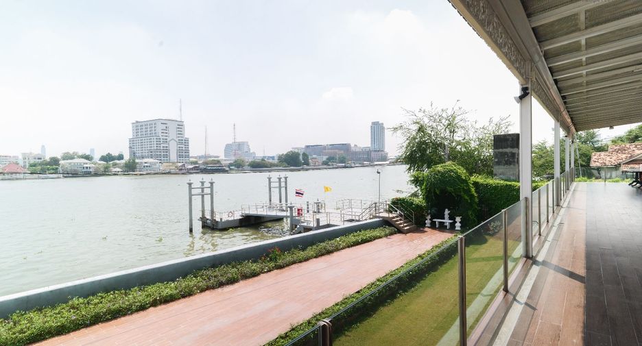 For sale 3 bedrooms condo in Dusit, Bangkok
