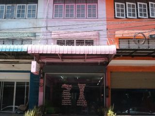 For sale 3 bedrooms retail Space in Bang Khun Thian, Bangkok