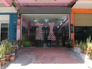 For sale 3 bedrooms retail Space in Bang Khun Thian, Bangkok