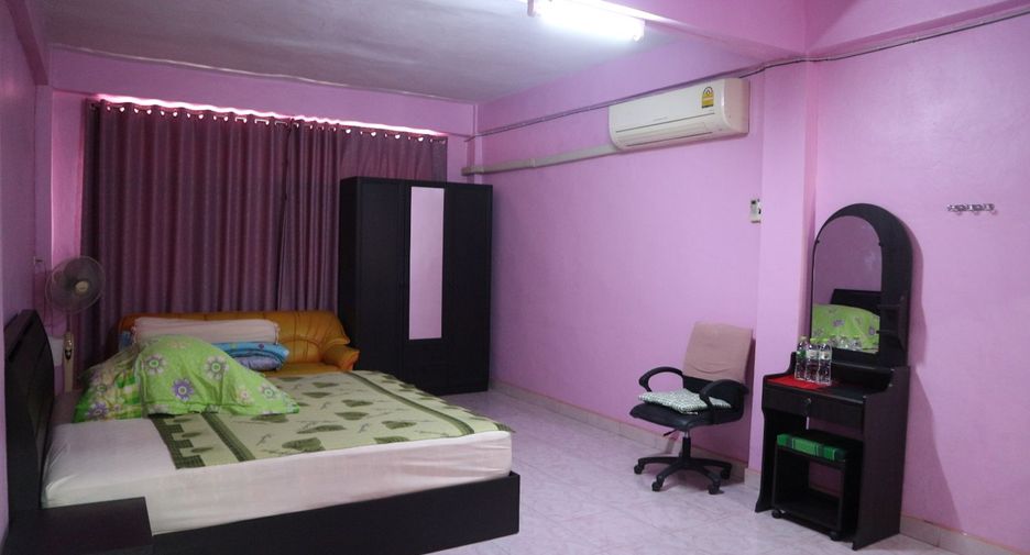 For sale 3 bedrooms retail Space in Bang Khun Thian, Bangkok