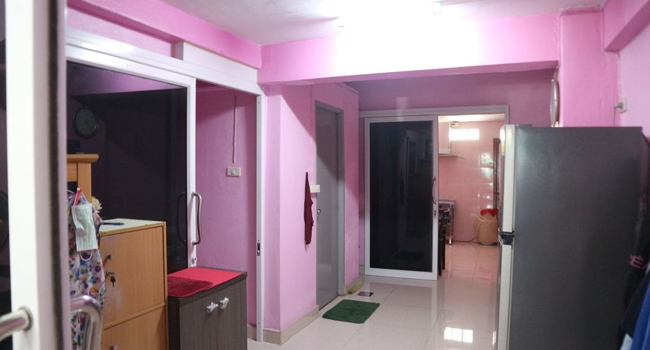 For sale 3 bedrooms retail Space in Bang Khun Thian, Bangkok
