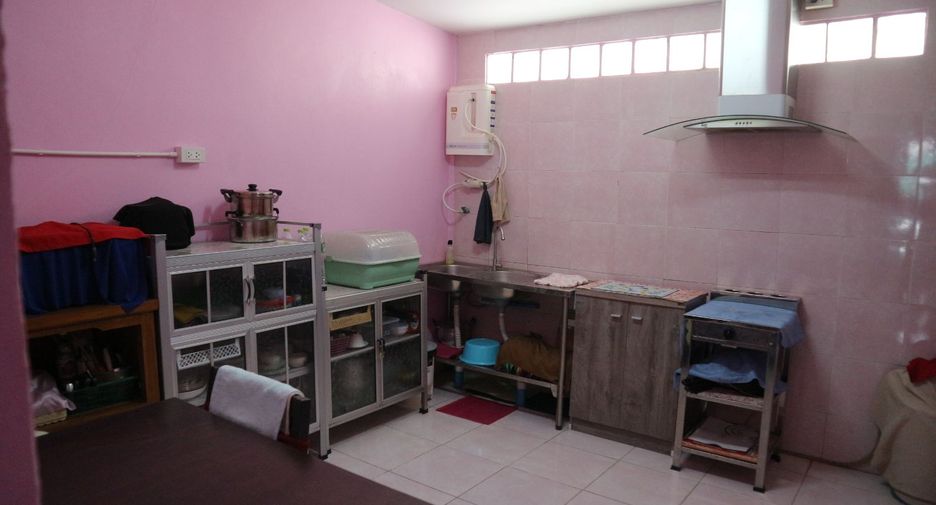 For sale 3 bedrooms retail Space in Bang Khun Thian, Bangkok