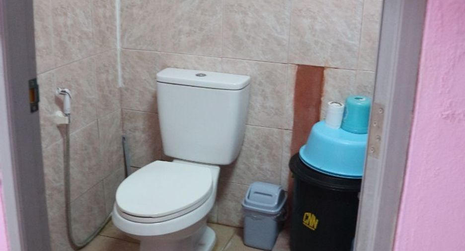 For sale 3 bedrooms retail Space in Bang Khun Thian, Bangkok