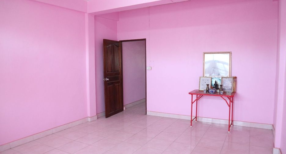 For sale 3 bedrooms retail Space in Bang Khun Thian, Bangkok