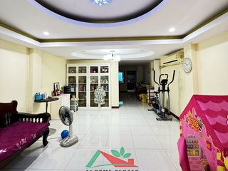 Gewerbefläche zum Kauf mit 5 Zimmer in Mueang Samut Sakhon, Samut Sakhon