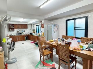 Gewerbefläche zum Kauf mit 5 Zimmer in Mueang Samut Sakhon, Samut Sakhon