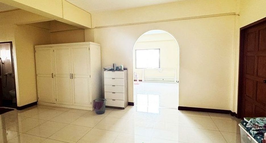 Local comercial en venta de 5 habitaciones en Mueang Samut Sakhon, Samut Sakhon