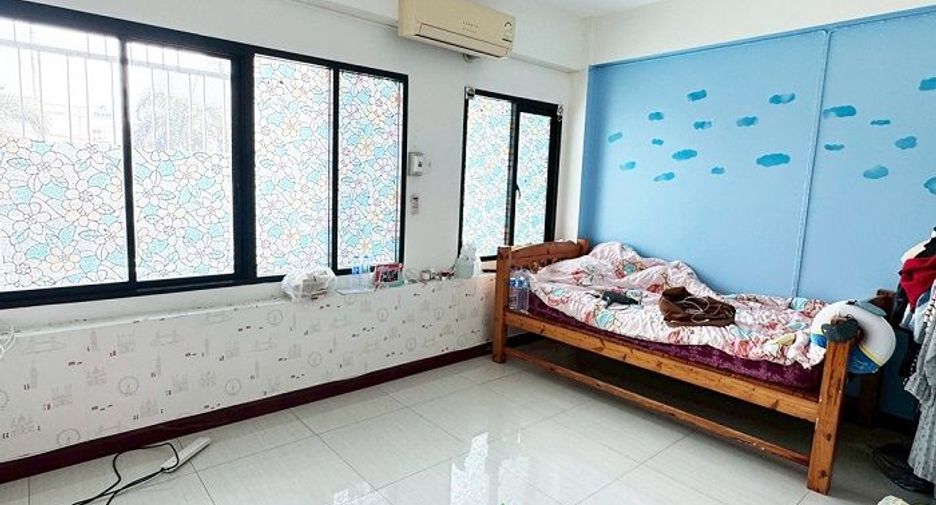 Local comercial en venta de 5 habitaciones en Mueang Samut Sakhon, Samut Sakhon