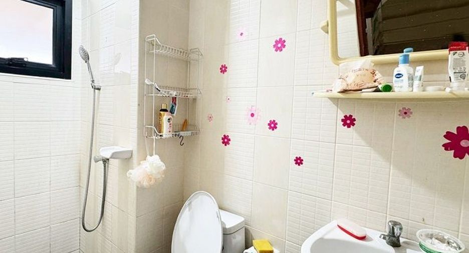 Local comercial en venta de 5 habitaciones en Mueang Samut Sakhon, Samut Sakhon