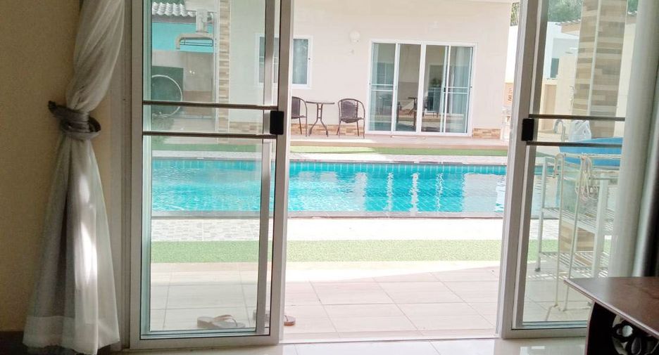 For rent and for sale 5 bedrooms villa in East Pattaya, Pattaya