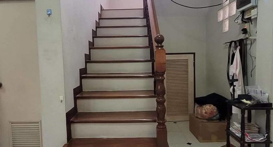 For sale 4 bedrooms house in Si Racha, Chonburi
