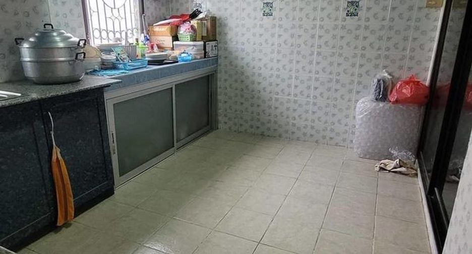For sale 4 bedrooms house in Si Racha, Chonburi