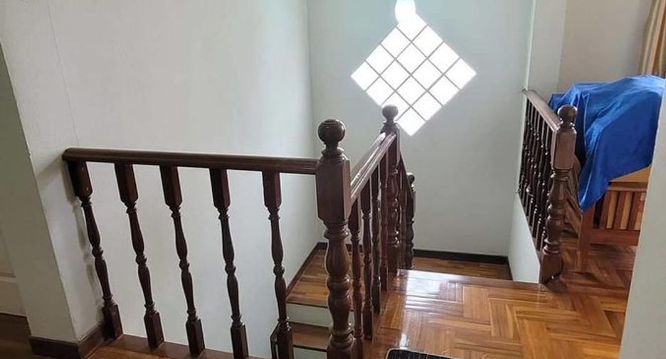 For sale 4 bedrooms house in Si Racha, Chonburi