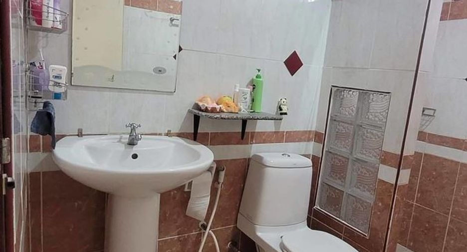 For sale 4 bedrooms house in Si Racha, Chonburi