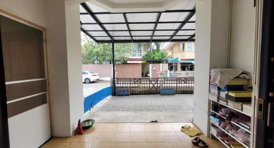 For sale 4 bedrooms house in Si Racha, Chonburi