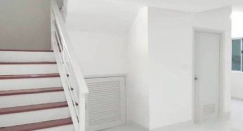À vendre 3 chambres maison de ville à Bang Kruai, Nonthaburi
