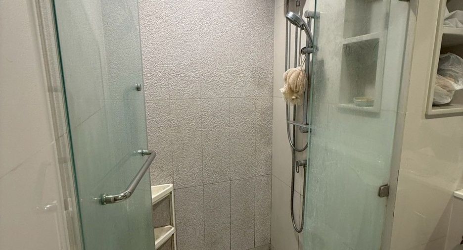 For sale 1 bed condo in Phra Khanong, Bangkok