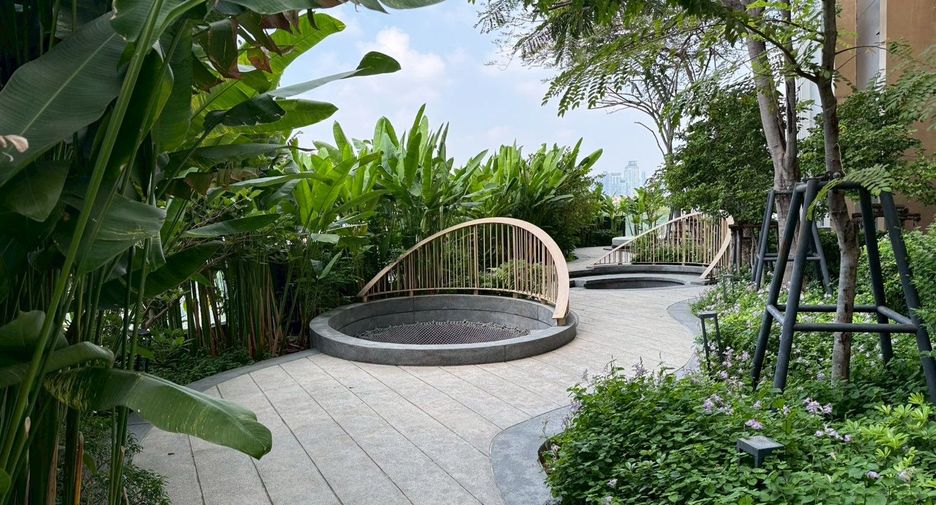 For sale 1 bed condo in Phra Khanong, Bangkok