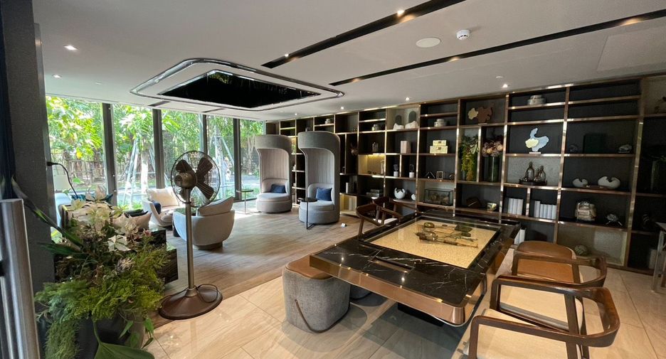 For sale 1 bed condo in Phra Khanong, Bangkok