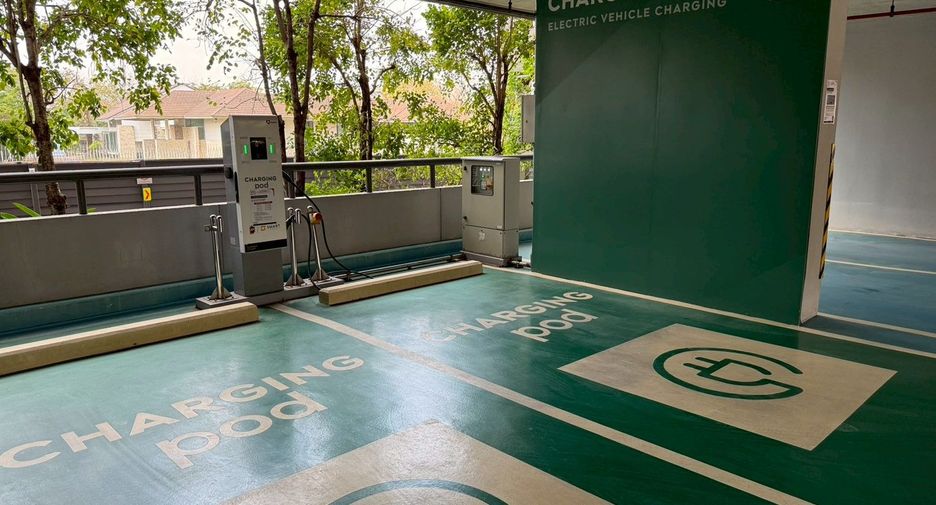 For sale 1 bed condo in Phra Khanong, Bangkok
